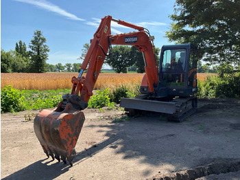 Excavadora de cadenas DOOSAN DH60-7