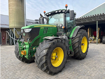 Tractor JOHN DEERE 6215R