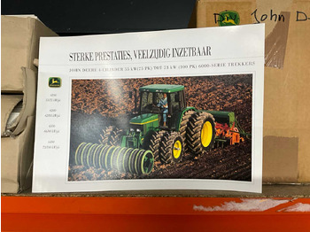 Tractor JOHN DEERE