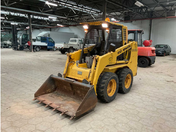 Minicargadora KOMATSU