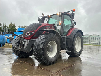 Tractor VALTRA T214