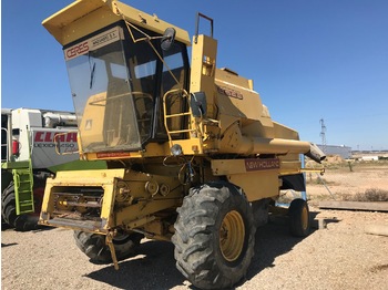 Cosechadora de granos New Holland 8055: foto 1