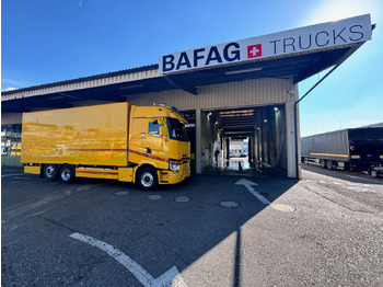 Camión caja cerrada RENAULT T520: foto 2