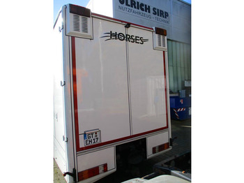 Arrendamiento de Mercedes-Benz Axor 1833 - Horse transporter Mercedes-Benz Axor 1833 - Horse transporter: foto 4