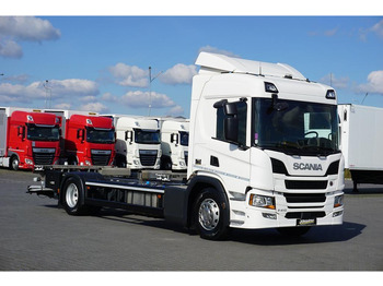 Camión chasis SCANIA P 410
