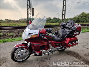 Motocicleta HONDA