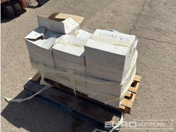 Equipo de construcción Pallet of Various Rubber Sandals: foto 4
