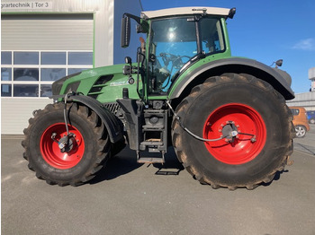 Tractor FENDT 826 Vario