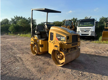 Rodillo CATERPILLAR CB24B
