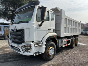 Camión volquete SINOTRUK