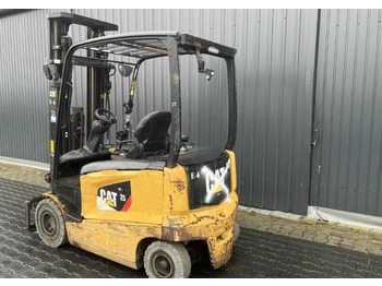 Arrendamiento de  CAT Lift Trucks EP25CN CAT Lift Trucks EP25CN: foto 3