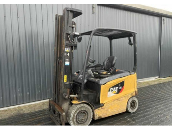 Arrendamiento de  CAT Lift Trucks EP25CN CAT Lift Trucks EP25CN: foto 1
