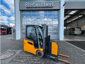 Arrendamiento de  Jungheinrich EFG 215 / Triplex: 4.25m! / SS / nur 3.092h! Jungheinrich EFG 215 / Triplex: 4.25m! / SS / nur 3.092h!: foto 2