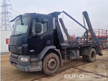 Camión portacontenedor de cadenas DAF LF 55 220