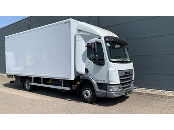 Arrendamiento de  DAF XB 210 FA 7,49 to Koffer LBW Klima Automatik DAF XB 210 FA 7,49 to Koffer LBW Klima Automatik: foto 1