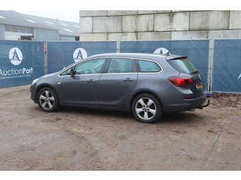 Coche Opel Astra Sports Tourer: foto 4