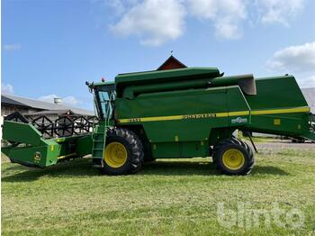 Cosechadora de granos JOHN DEERE 2254: foto 1