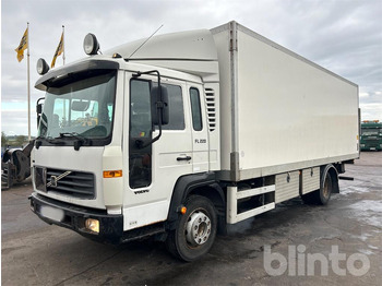 Camión caja cerrada VOLVO FL