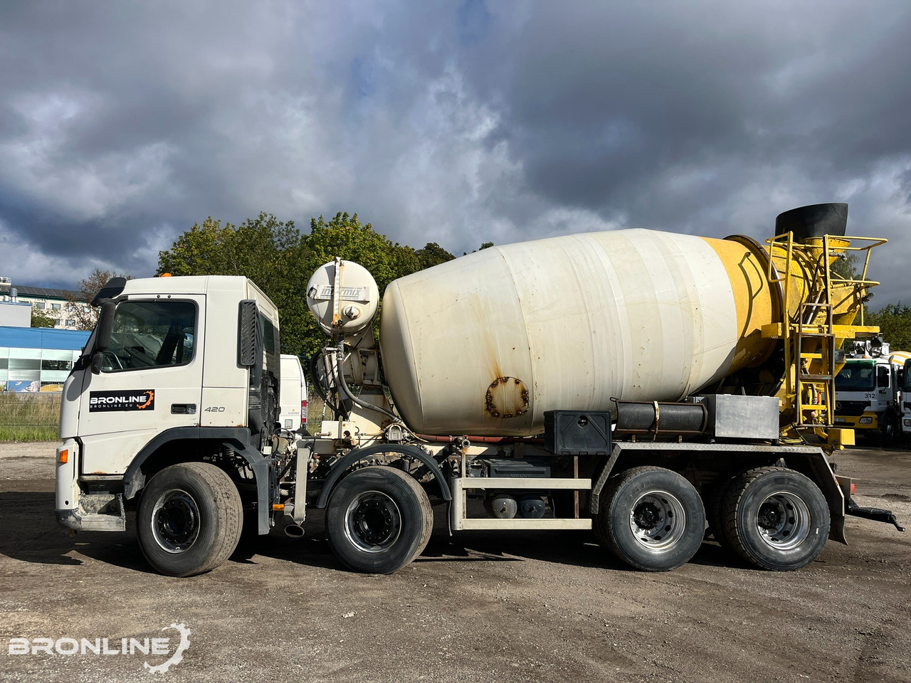 2004 Volvo FM12 420 8x4 Intermix 10m³ - Camión hormigonera: foto 3 2004 Volvo FM12 420 8x4 Intermix 10m³ - Camión hormigonera: foto 3