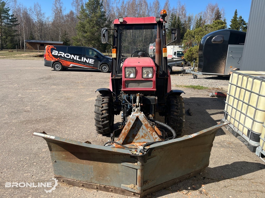 2016 Belarus 320.4 Tractor + Snow plow - Tractor: foto 1 2016 Belarus 320.4 Tractor + Snow plow - Tractor: foto 1