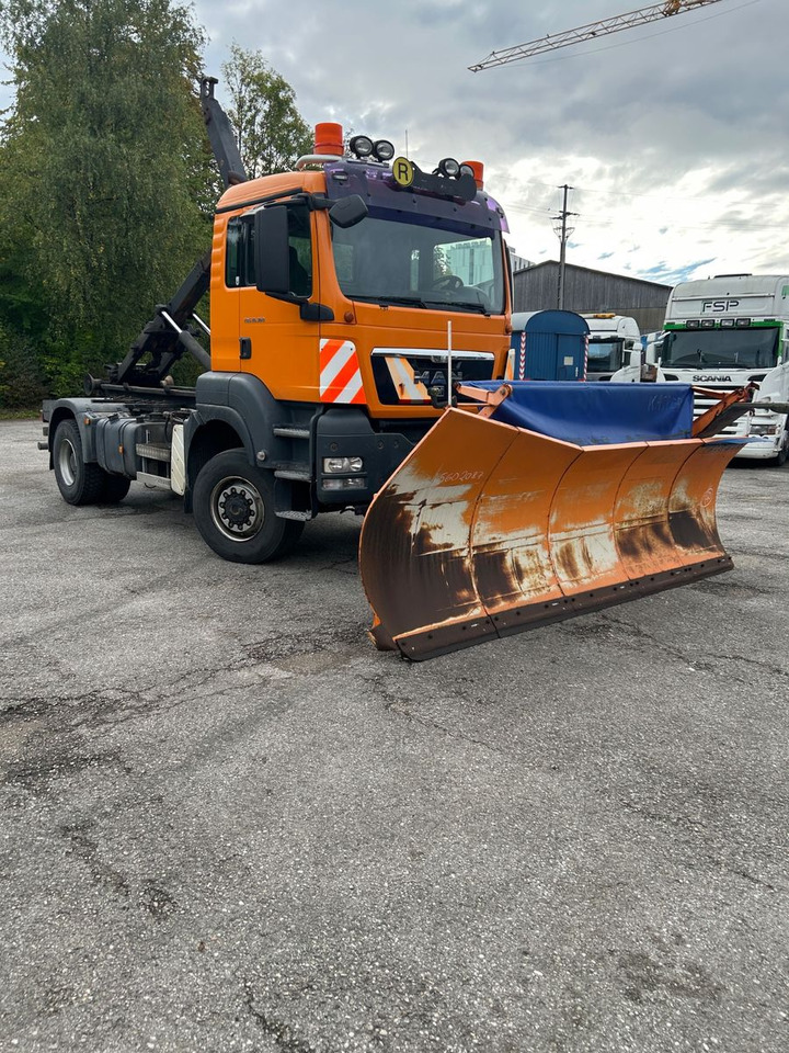 MAN TGS 18.360 4x4 BL - Camión multibasculante: foto 2 MAN TGS 18.360 4x4 BL - Camión multibasculante: foto 2