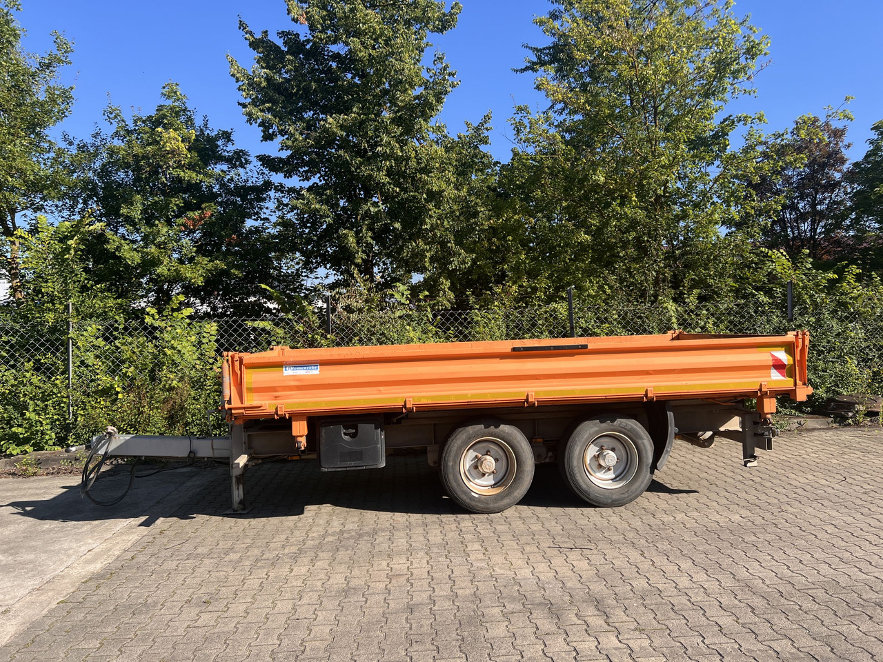 Blomenroehr 888/14000  14 t Tandemkipper- Tieflader - Remolque volquete: foto 1 Blomenroehr 888/14000  14 t Tandemkipper- Tieflader - Remolque volquete: foto 1