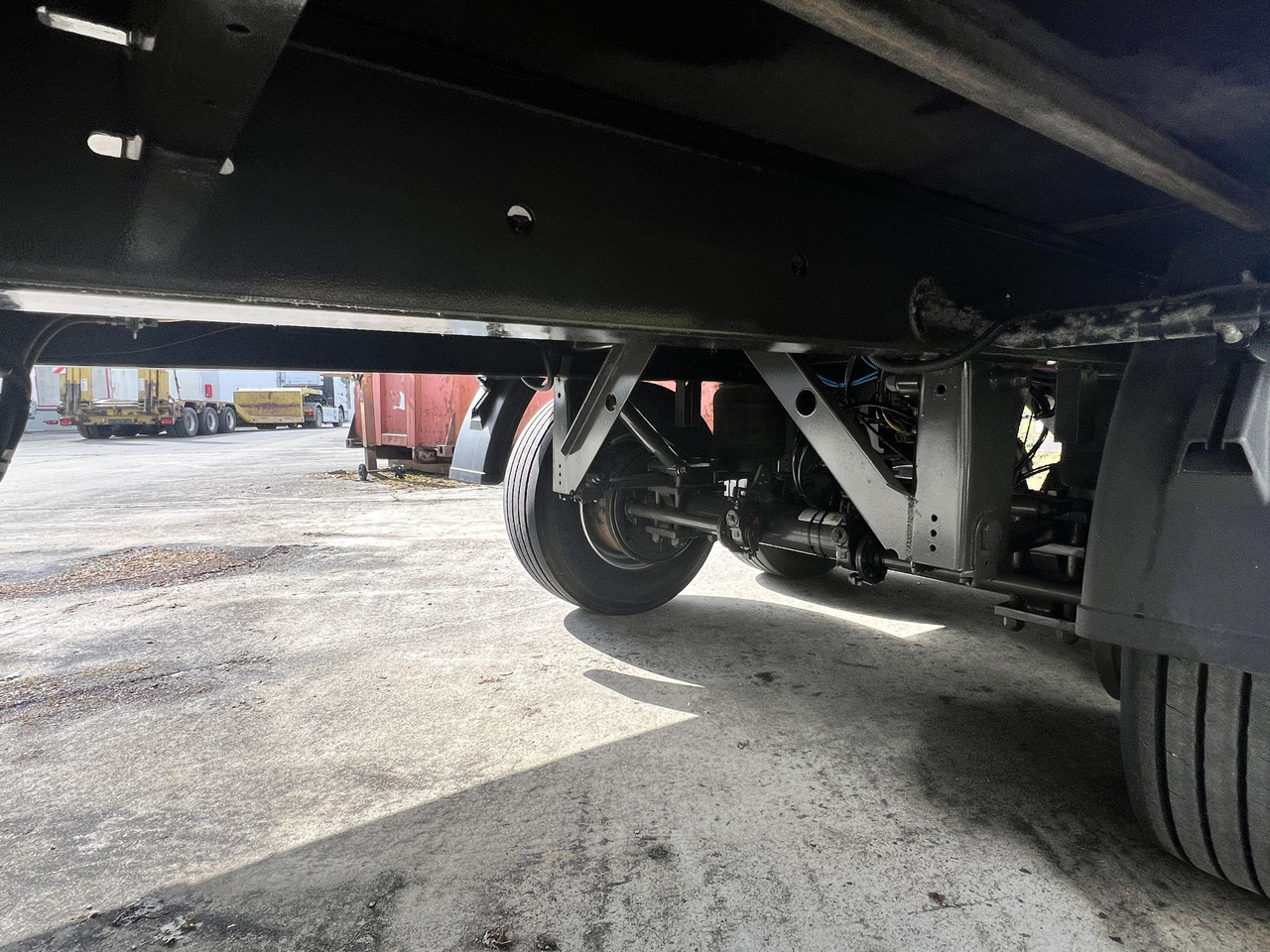 Fliegl TPS135 13,5 t Tandemplanenanhänger, neuwertig - Remolque con toldo: foto 5 Fliegl TPS135 13,5 t Tandemplanenanhänger, neuwertig - Remolque con toldo: foto 5