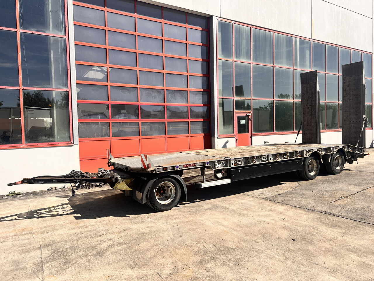 Kögel AT 30 3 Achs Tieflader 8,5 m - Remolque góndola rebajadas: foto 3 Kögel AT 30 3 Achs Tieflader 8,5 m - Remolque góndola rebajadas: foto 3