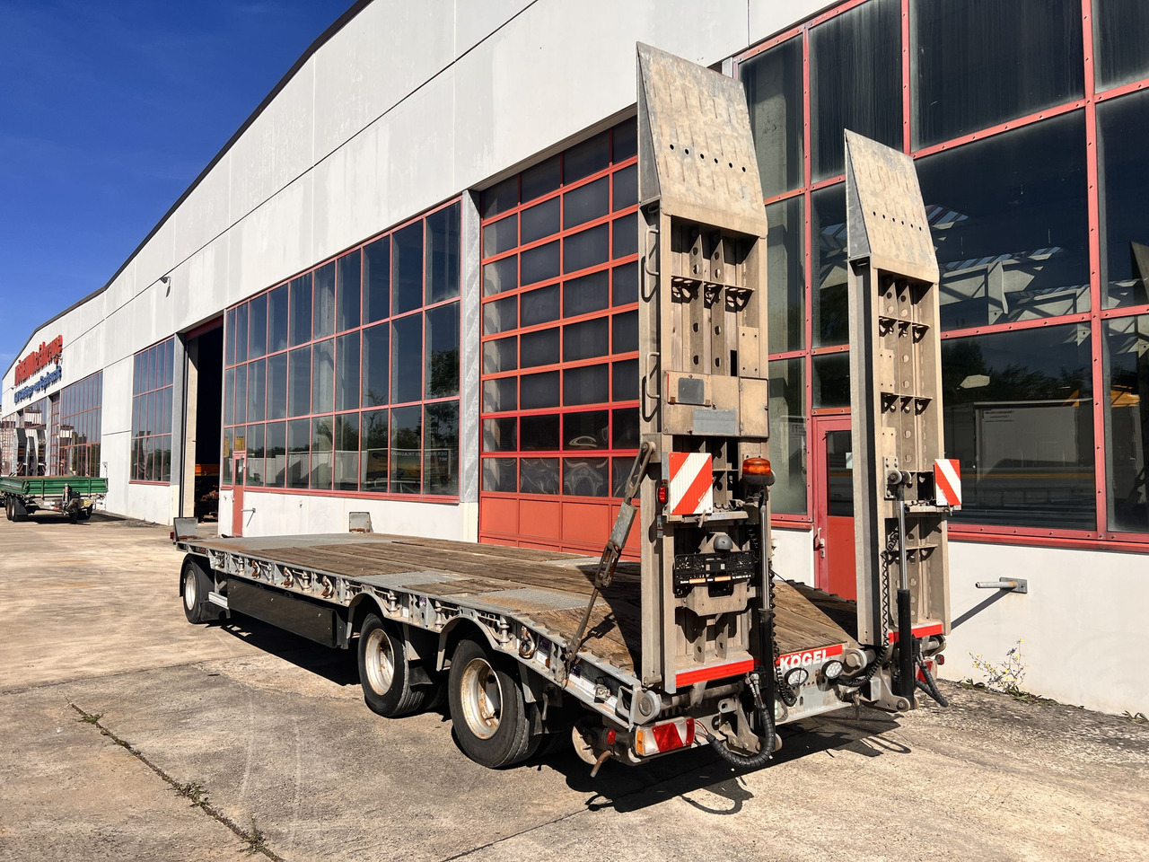 Kögel AT 30 3 Achs Tieflader 8,5 m - Remolque góndola rebajadas: foto 4 Kögel AT 30 3 Achs Tieflader 8,5 m - Remolque góndola rebajadas: foto 4