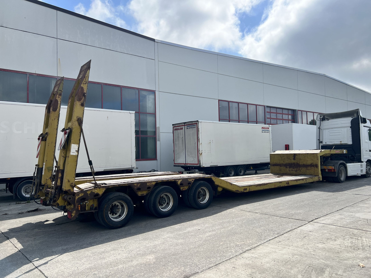 LANGENDORF SATBUE 30/38  3 Achs Tiefbett- Satteltieflader - Semirremolque góndola rebajadas: foto 5 LANGENDORF SATBUE 30/38  3 Achs Tiefbett- Satteltieflader - Semirremolque góndola rebajadas: foto 5