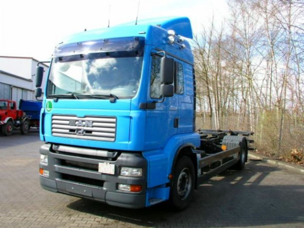 MAN 18.410 TGA2 Achs BDF- LKW - Camión portacontenedore/ Intercambiable: foto 2 MAN 18.410 TGA2 Achs BDF- LKW - Camión portacontenedore/ Intercambiable: foto 2