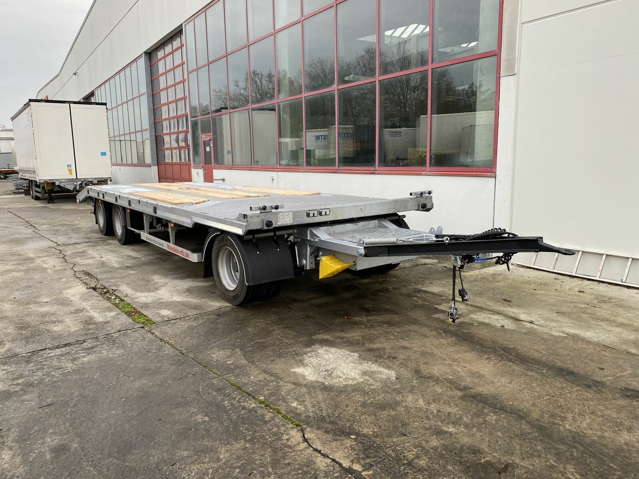 Möslein 3 Achs Tieflader gerader Ladefläche 8,10 m,Neuf - Remolque góndola rebajadas: foto 4 Möslein 3 Achs Tieflader gerader Ladefläche 8,10 m,Neuf - Remolque góndola rebajadas: foto 4