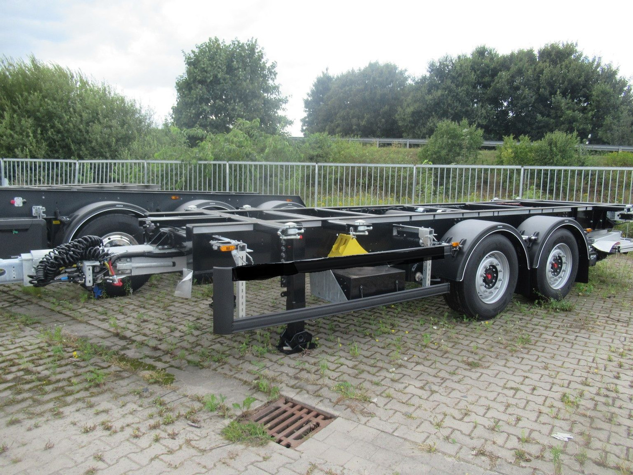 Möslein BDF Tandem- BDF- Wechselanhänger mit Ladebordwand - Remolque portacontenedore/ Intercambiable: foto 1 Möslein BDF Tandem- BDF- Wechselanhänger mit Ladebordwand - Remolque portacontenedore/ Intercambiable: foto 1