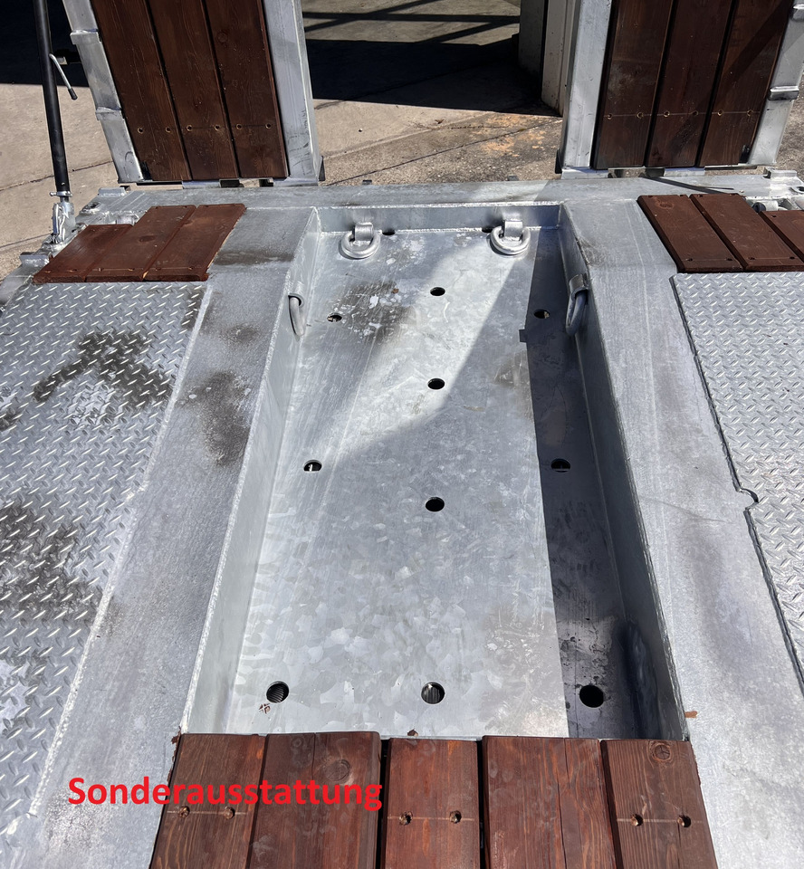 Möslein T 3-9,20 F 3 Achs Tieflader mit gerader Ladefläche 9 m, Neufahrzeug - Remolque góndola rebajadas: foto 5 Möslein T 3-9,20 F 3 Achs Tieflader mit gerader Ladefläche 9 m, Neufahrzeug - Remolque góndola rebajadas: foto 5