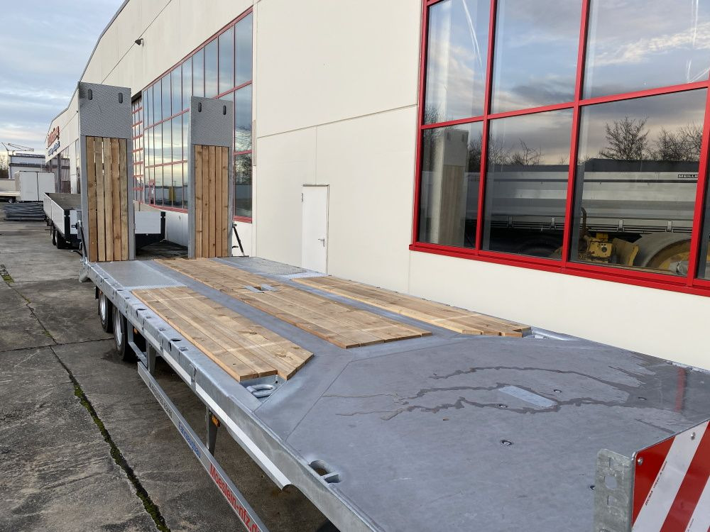 Möslein T 3-9,20 F Blatt 3 Achs Tieflader mit gerader Ladefläche 9 m, Neufahrzeug - Remolque góndola rebajadas: foto 2 Möslein T 3-9,20 F Blatt 3 Achs Tieflader mit gerader Ladefläche 9 m, Neufahrzeug - Remolque góndola rebajadas: foto 2