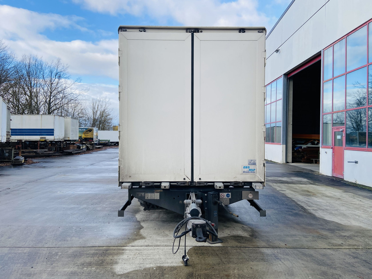Remolque caja cerrada Möslein TKO 105 D 7m weiß Tandem- Koffer, Durchladbar, Neuwertig: foto 9 Remolque caja cerrada Möslein TKO 105 D 7m weiß Tandem- Koffer, Durchladbar, Neuwertig: foto 9