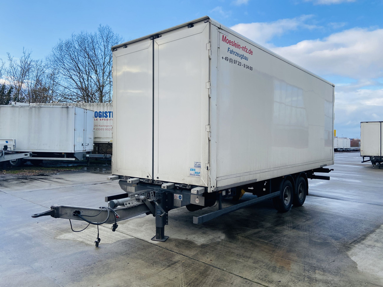 Remolque caja cerrada Möslein TKO 105 D 7m weiß Tandem- Koffer, Durchladbar, Neuwertig: foto 8 Remolque caja cerrada Möslein TKO 105 D 7m weiß Tandem- Koffer, Durchladbar, Neuwertig: foto 8