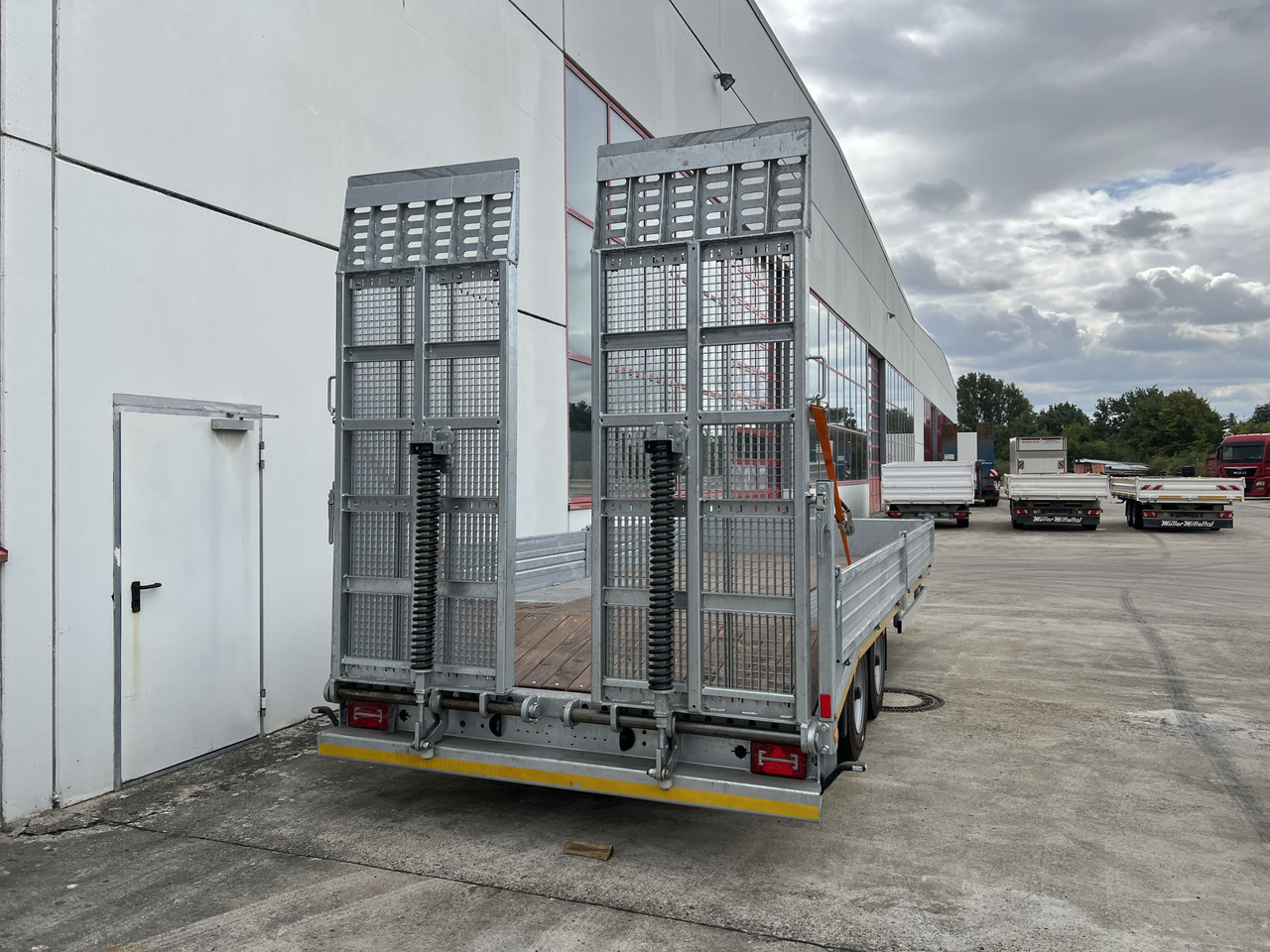 Möslein TT11 BR Neuer Tandemtieflader, breit Rampen - Remolque góndola rebajadas: foto 3 Möslein TT11 BR Neuer Tandemtieflader, breit Rampen - Remolque góndola rebajadas: foto 3