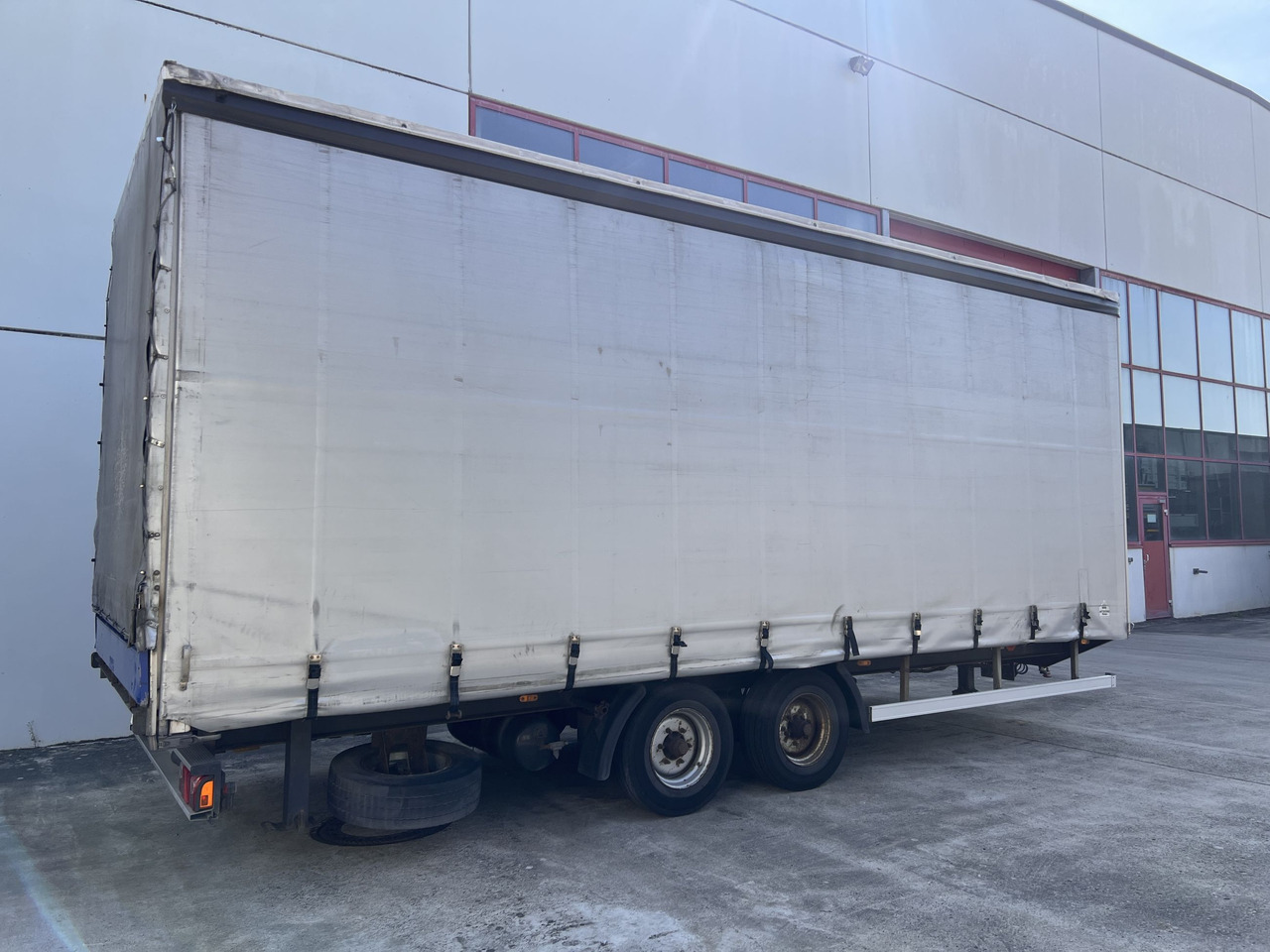 Tang, Karl ZCS 105 Tandem- Planenanhänger - Remolque con toldo: foto 3 Tang, Karl ZCS 105 Tandem- Planenanhänger - Remolque con toldo: foto 3