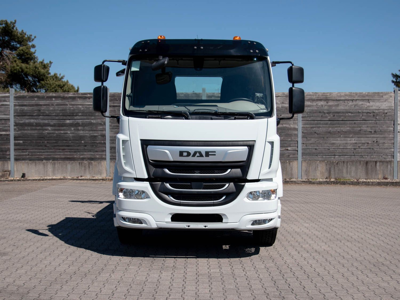 DAF FA LF 310 19t Absetzkipper VDL - Camión volquete: foto 2 DAF FA LF 310 19t Absetzkipper VDL - Camión volquete: foto 2