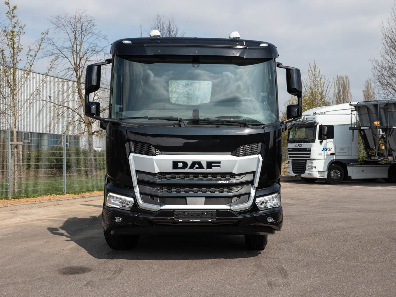 DAF FA XD 410 VDL Absetzkipper DAF FA XD 410 VDL Absetzkipper - Camión portacontenedor de cadenas: foto 2 DAF FA XD 410 VDL Absetzkipper DAF FA XD 410 VDL Absetzkipper - Camión portacontenedor de cadenas: foto 2