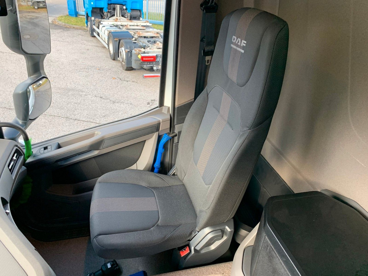 Camión transporte de bebidas DAF XD 370 FA Getränkeaufbau zikun: foto 18