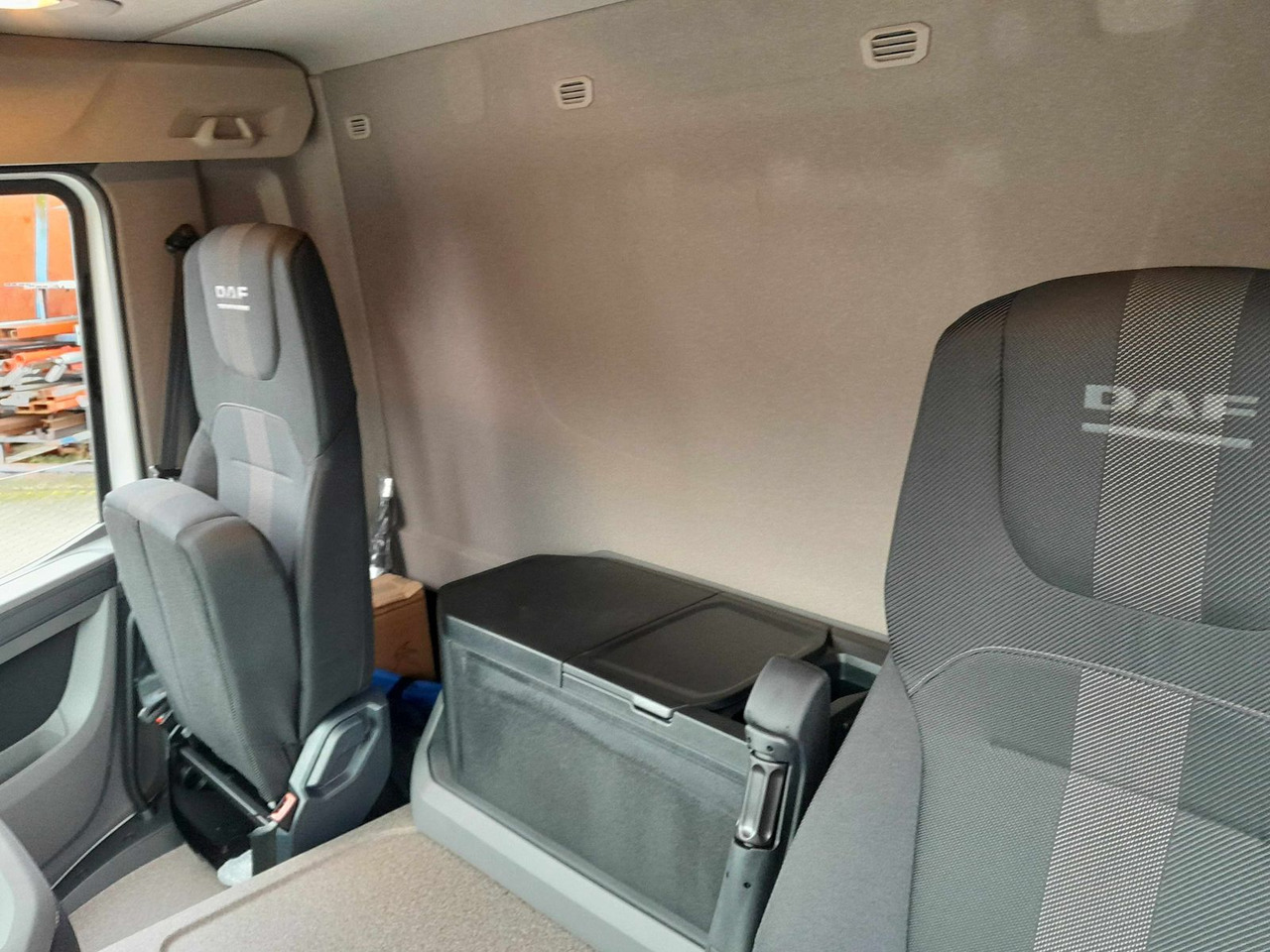 Camión chasis nuevo DAF XD 370 Fahrgestell DAF XD 370 Fa Swing-Board-Aufbau: foto 13 Camión chasis nuevo DAF XD 370 Fahrgestell DAF XD 370 Fa Swing-Board-Aufbau: foto 13