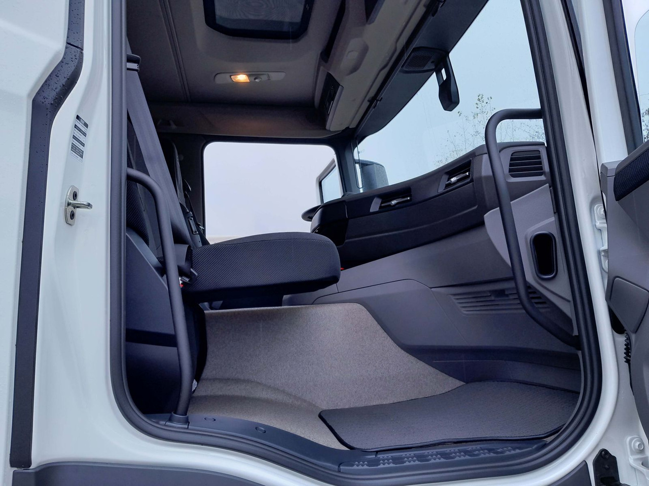 Camión chasis nuevo DAF XD 370 Fahrgestell DAF XD 370 Fa Swing-Board-Aufbau: foto 9 Camión chasis nuevo DAF XD 370 Fahrgestell DAF XD 370 Fa Swing-Board-Aufbau: foto 9