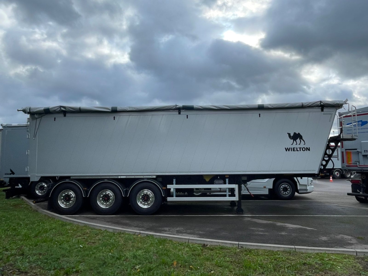 Wielton Bulk Master 51 cbm 3-Achs Alukipper Wielton Bulk Master 51 cbm 3-Achs Alukipper - Semirremolque volquete: foto 3 Wielton Bulk Master 51 cbm 3-Achs Alukipper Wielton Bulk Master 51 cbm 3-Achs Alukipper - Semirremolque volquete: foto 3