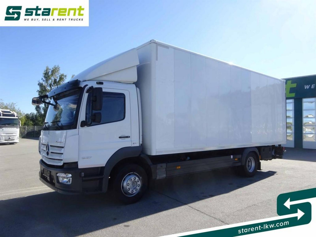 Mercedes Benz Atego 1227 Koffer Ladebordwand 1500 Kg Seitentür - Camión caja cerrada: foto 1 Mercedes Benz Atego 1227 Koffer Ladebordwand 1500 Kg Seitentür - Camión caja cerrada: foto 1
