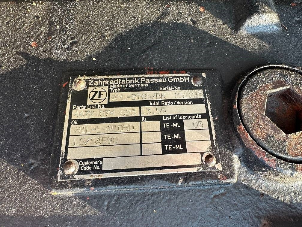 CAT 214 B FT axel zf 4472074023 - Excavadora de ruedas: foto 4 CAT 214 B FT axel zf 4472074023 - Excavadora de ruedas: foto 4