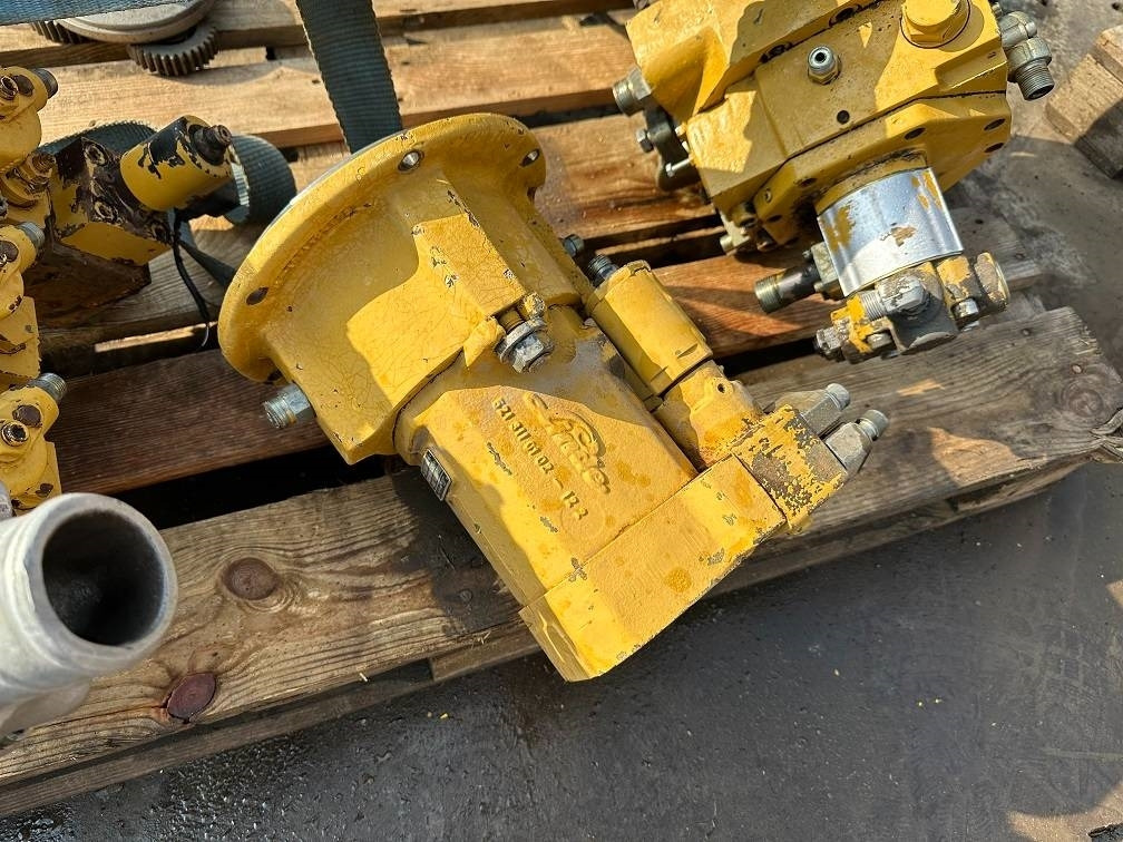 CAT 214 B FT hydro motor linde MMF-65 - Excavadora de ruedas: foto 1 CAT 214 B FT hydro motor linde MMF-65 - Excavadora de ruedas: foto 1