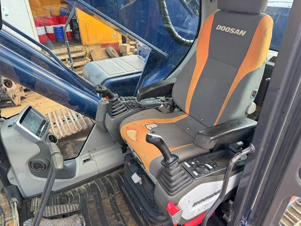 Excavadora de cadenas Doosan DX 300 LC-3: foto 19