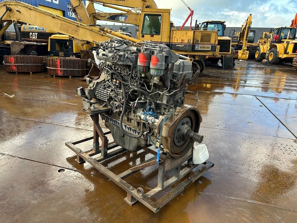 Isuzu 6WG1X 250hours only zx870 - Motor para Maquinaria de construcción: foto 2 Isuzu 6WG1X 250hours only zx870 - Motor para Maquinaria de construcción: foto 2